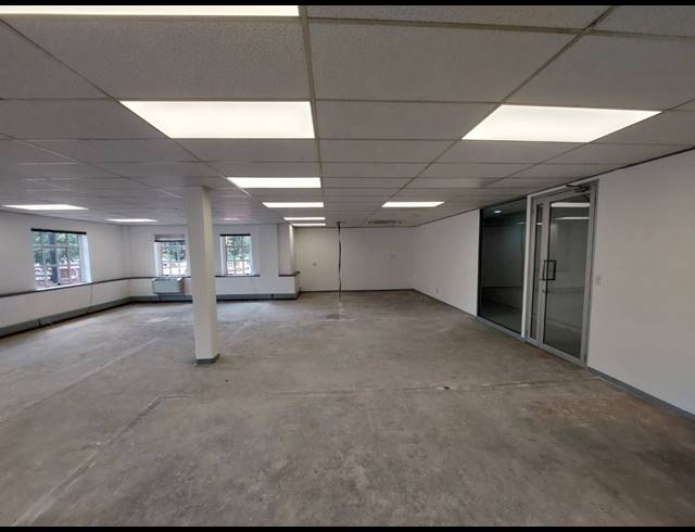 202M² OFFICE TO LET IN BRYANSTON